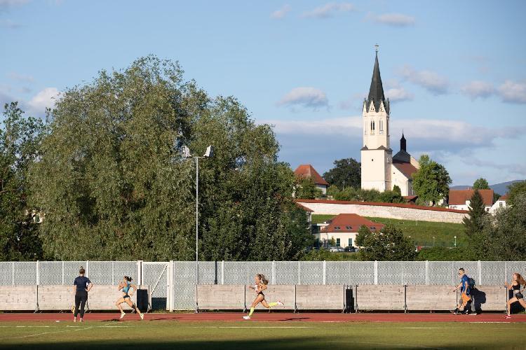 01657756958BPu-fe6009.jpg-atletskimiting-nm.si