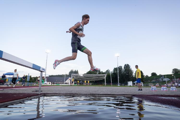 01689101287BPu-fm8437.jpg-atletskimiting-nm.si