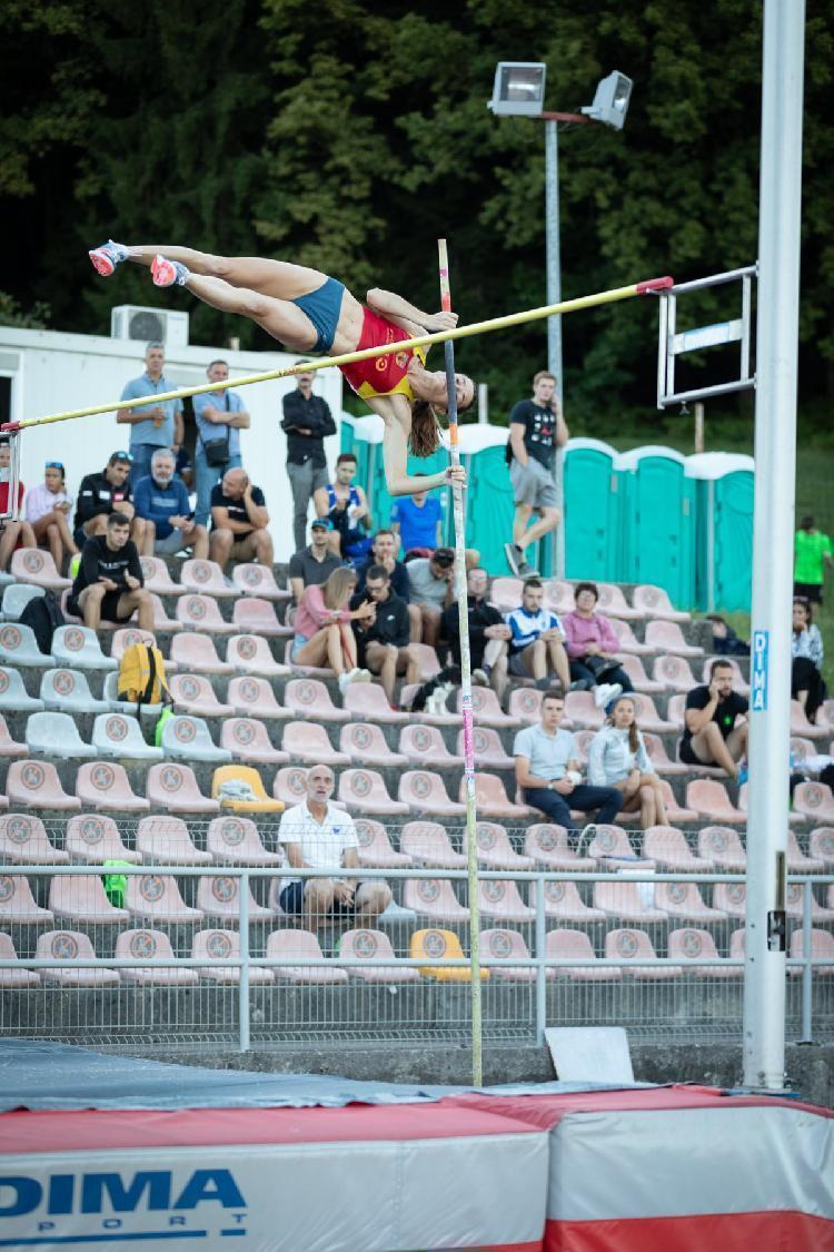 101657757278BPu-fe6579.jpg-atletskimiting-nm.si