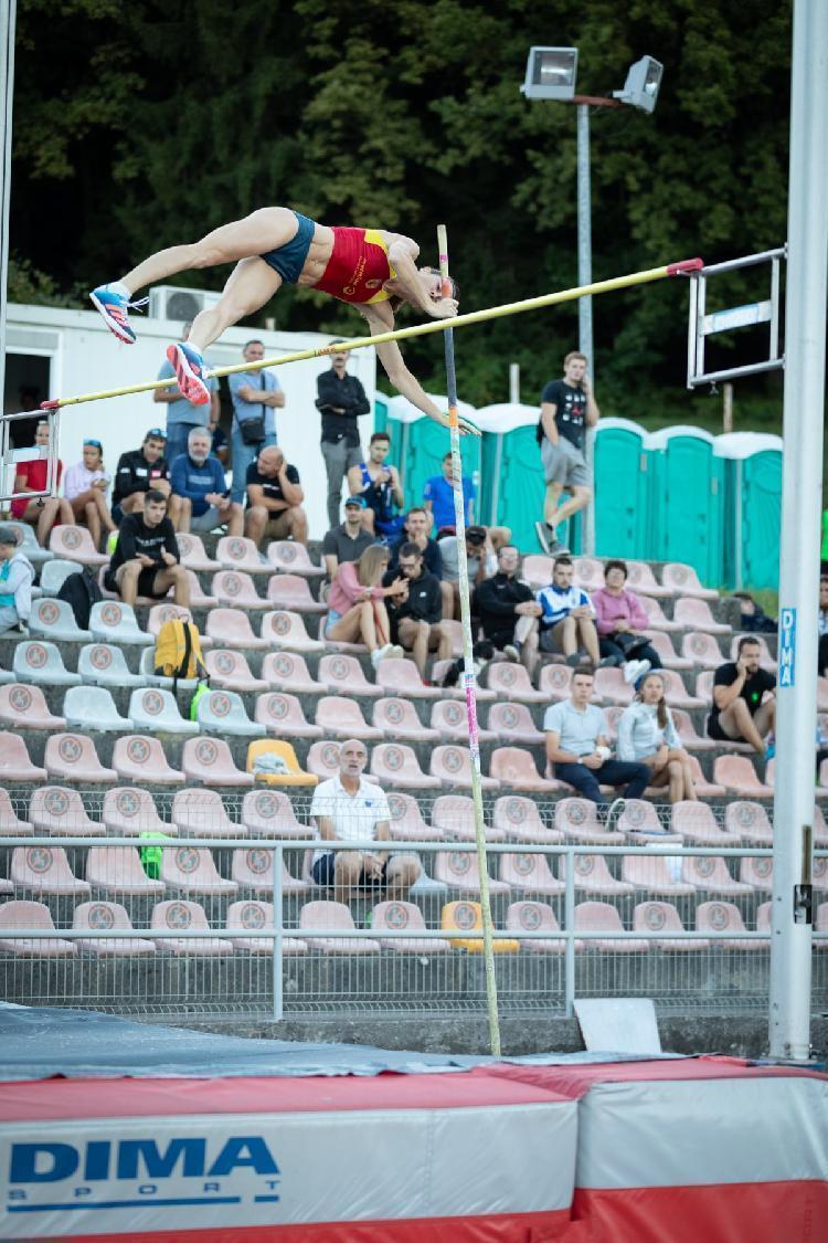 111657757278BPu-fe6580.jpg-atletskimiting-nm.si