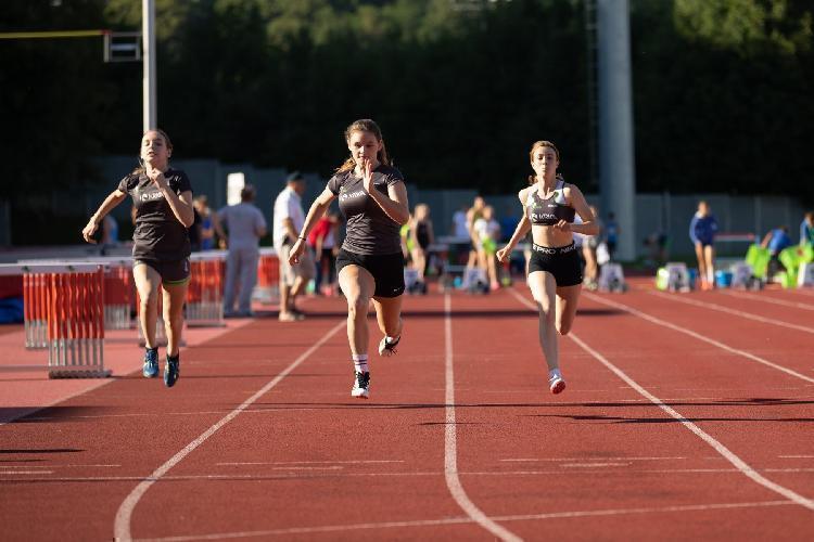 121657756627BPu-fe5593.jpg-atletskimiting-nm.si