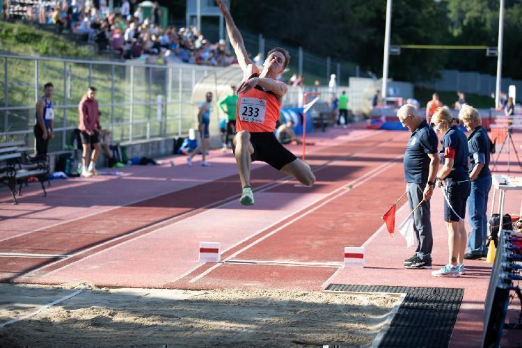 131657756627BPu-fe5598.jpg-atletskimiting-nm.si