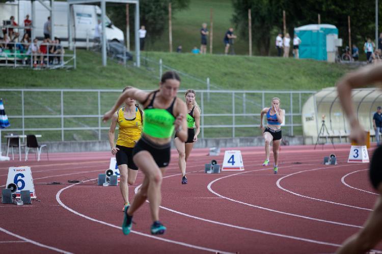 51689098033BPu-fm8245.jpg-atletskimiting-nm.si