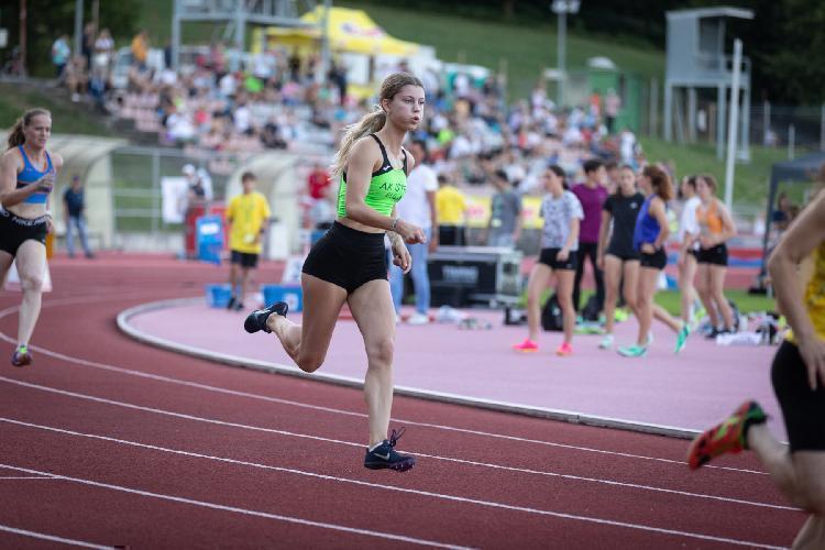 71689098084BPu-fm8252.jpg-atletskimiting-nm.si