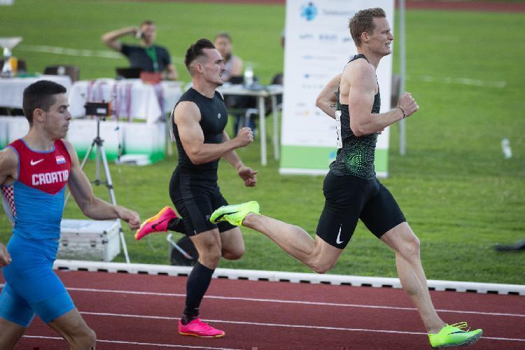 71689098522BPu-fm8329.jpg-atletskimiting-nm.si