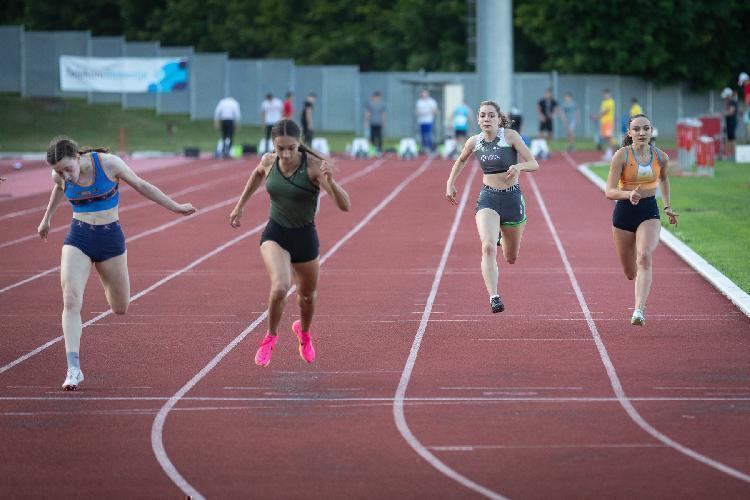 81689086127BPu-fm8133.jpg-atletskimiting-nm.si